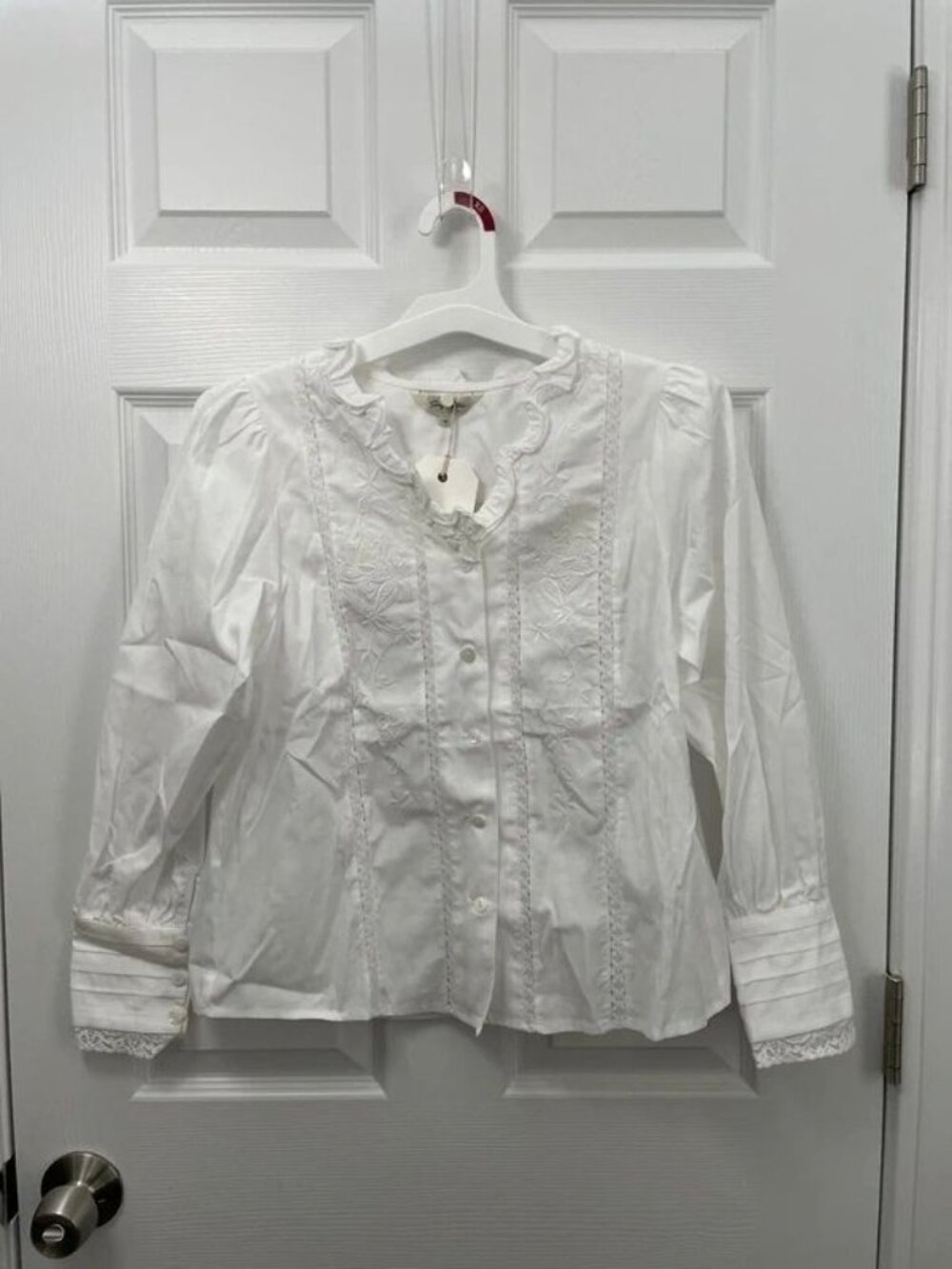 Simple Retro Women’s Faith Lace Patchwork V-neck Embroidered Blouse, XS